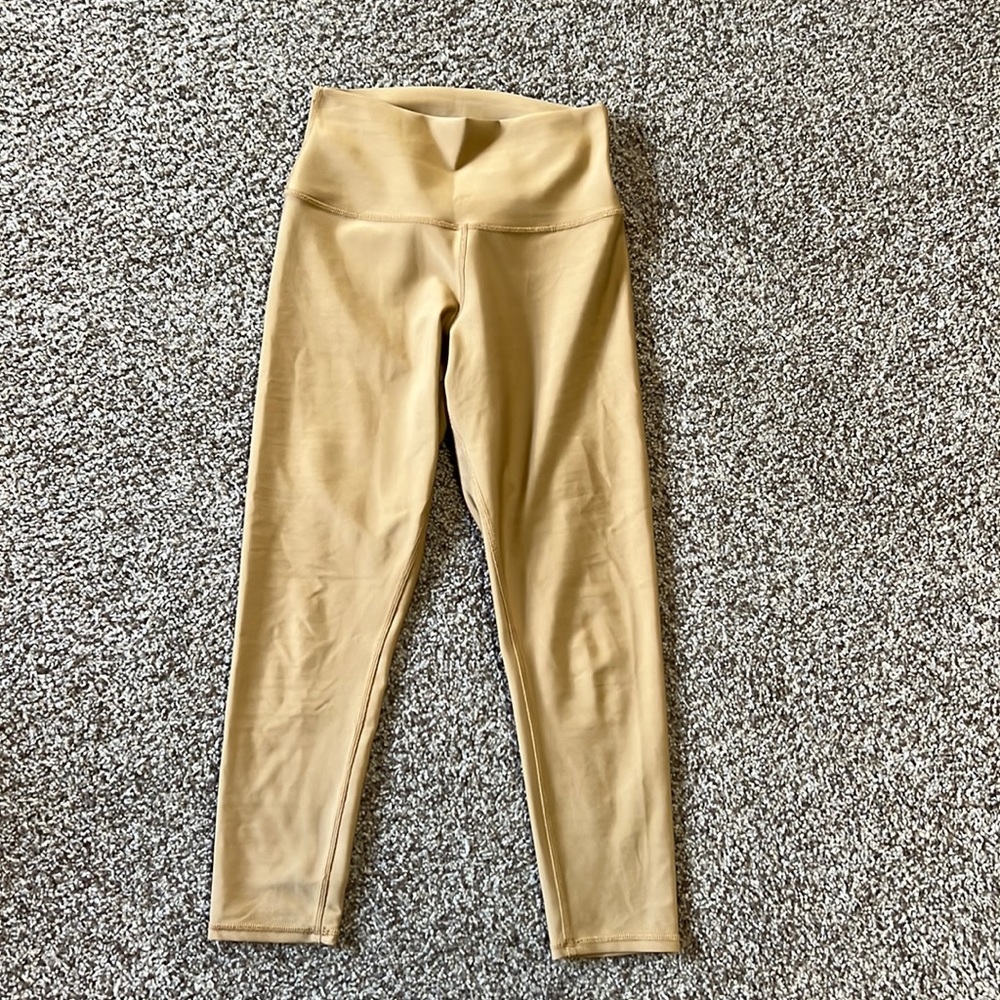 Women Alo leggings
